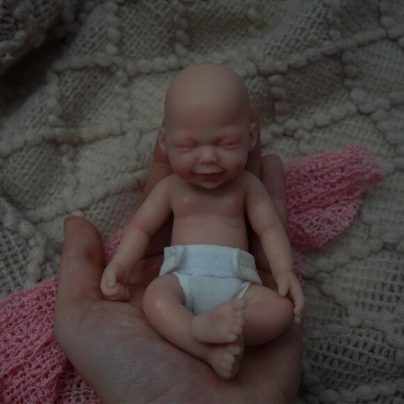 🆕4.5 Inch Full Body Silicone Reborn Baby Dolls Newborn Girl with Doll Cloth - Picture 5 of 5